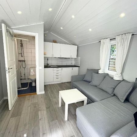 Egen Stuga Mitt I Stan Karlstad Exterior photo