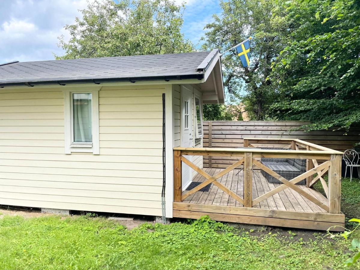 Egen Stuga Mitt I Stan Karlstad Exterior photo